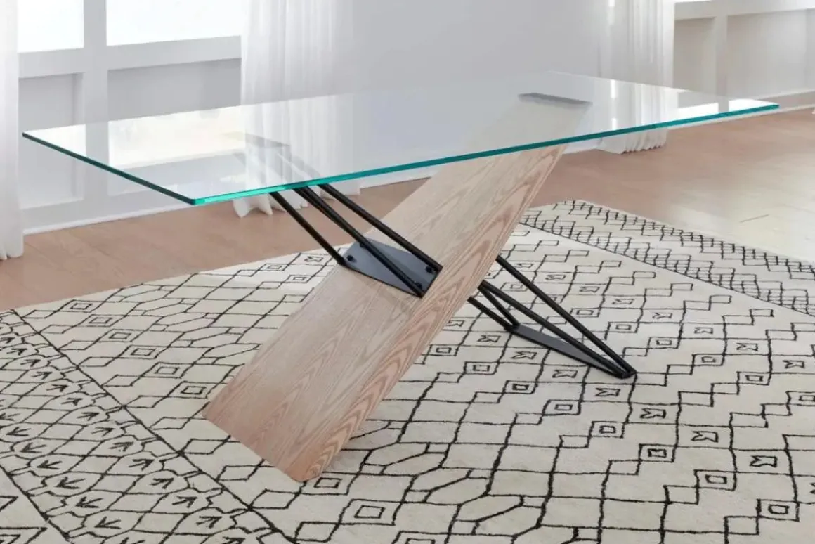Aere Dining Table In Natural Ash