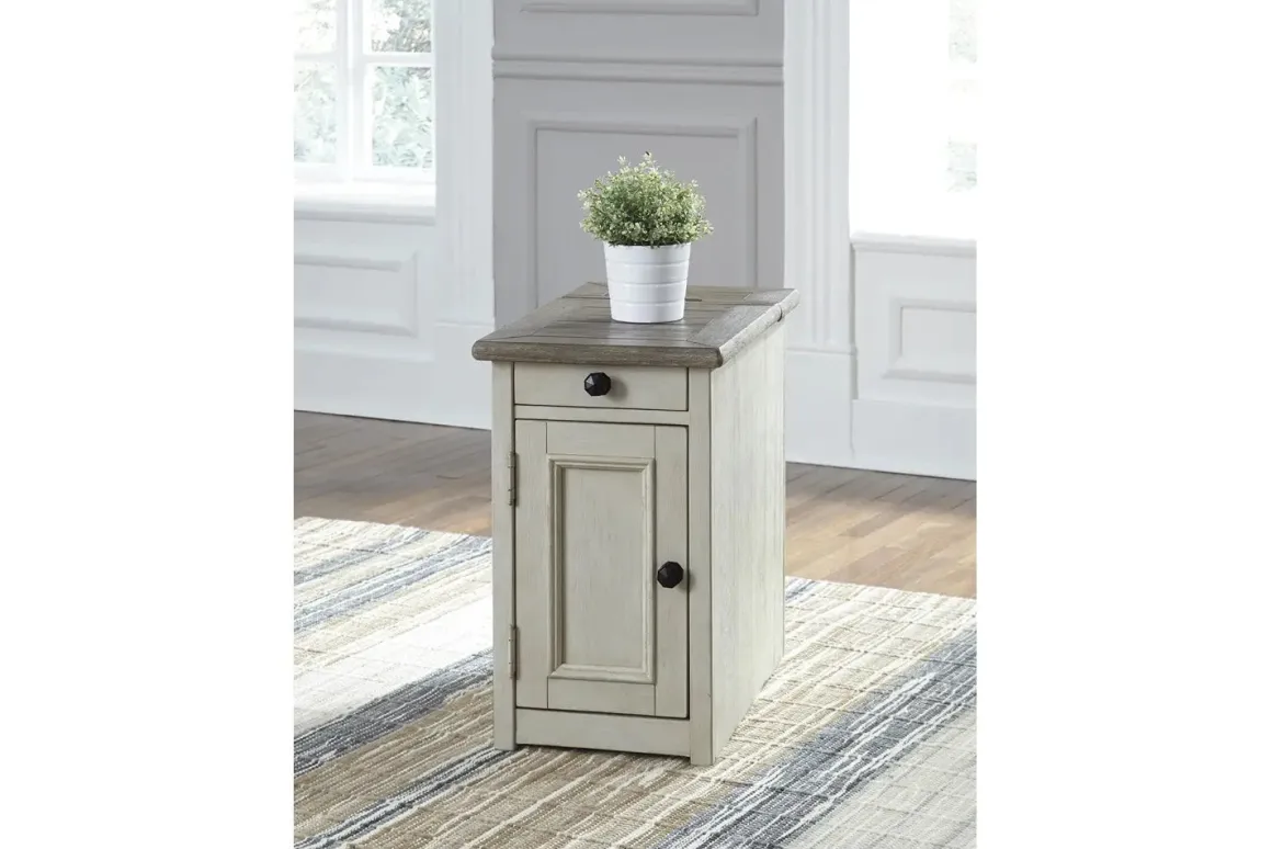 Bolanburg Chairside Table In Tan