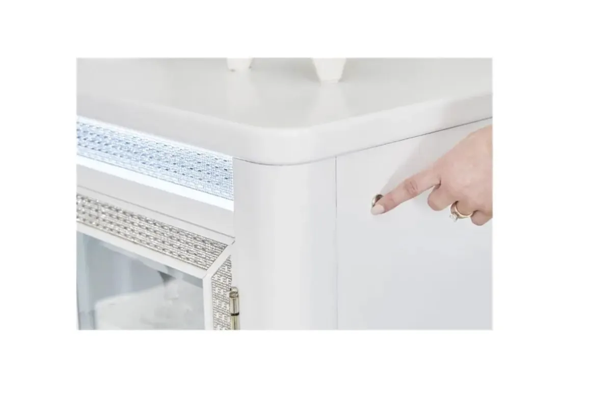 Chalanna Server In White