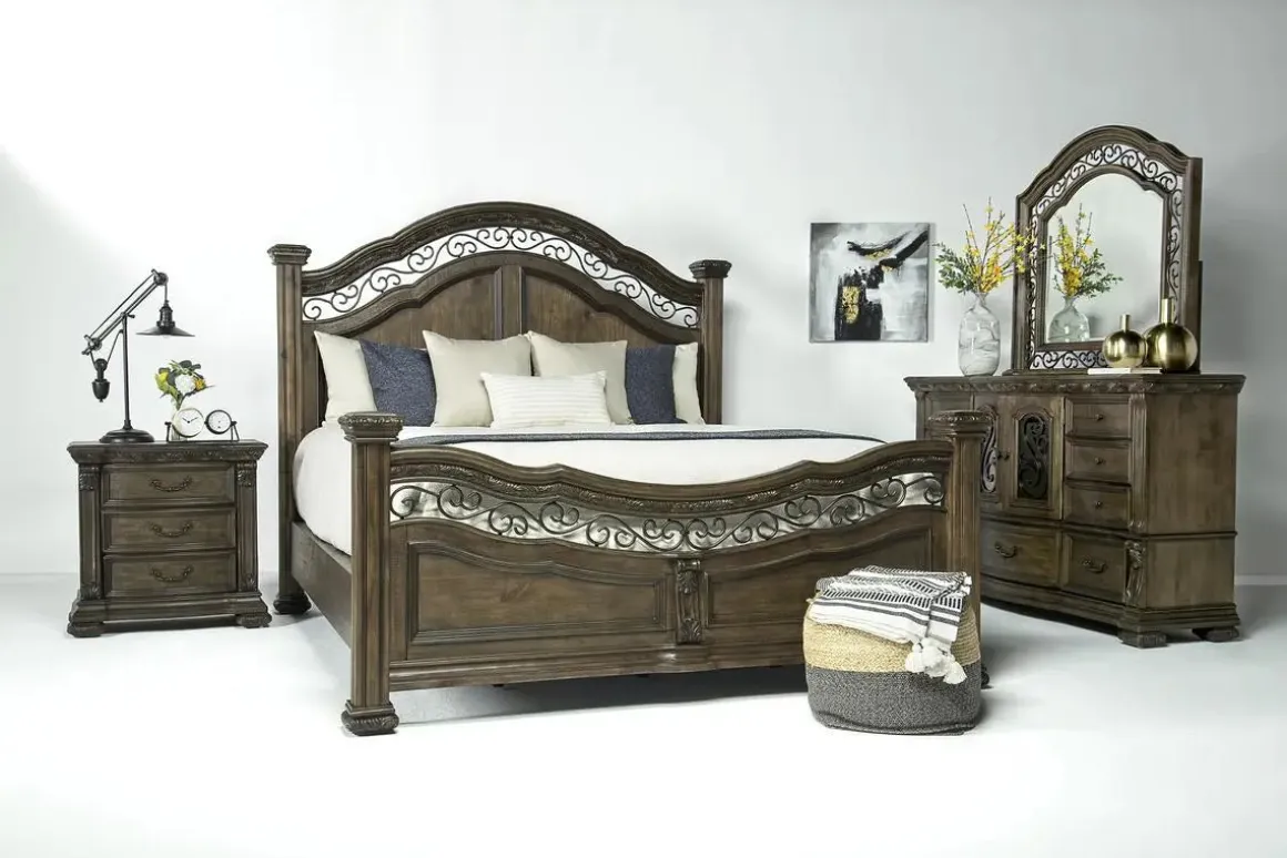 Durango Panel Bed In Willadeene, Queen