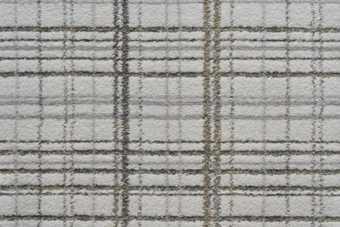 London Court Rug In Beige/Gray/Ivory, 5’ X 7’