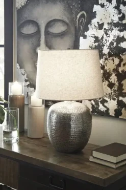 Magalie Lamp