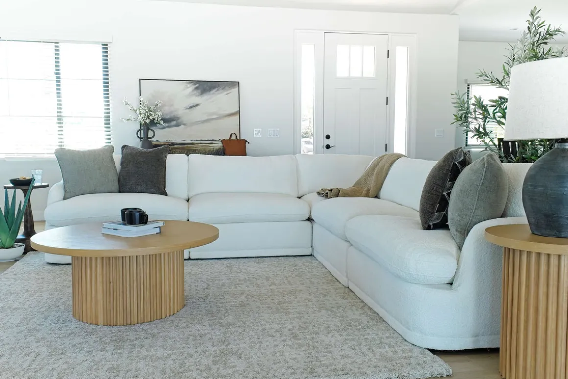 Stratus 5 Piece Sectional In Aline Saddle Leather