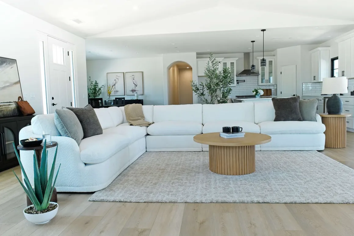 Stratus 6 Piece Sectional In Aline Saddle Leather